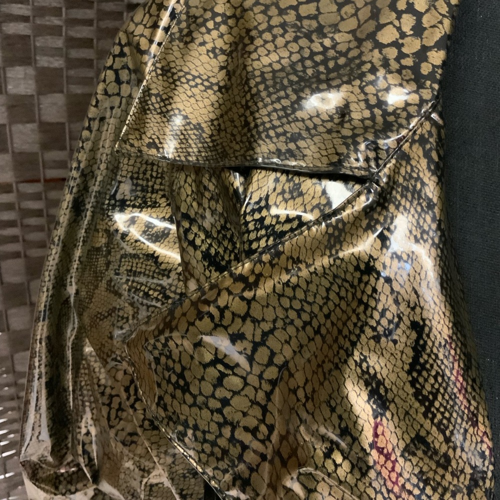 Beautiful Overcoat - Picture 2 of 3